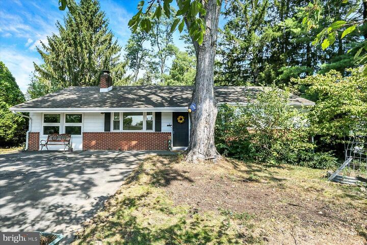 4926 Earl Drive  Harrisburg PA 17112 photo