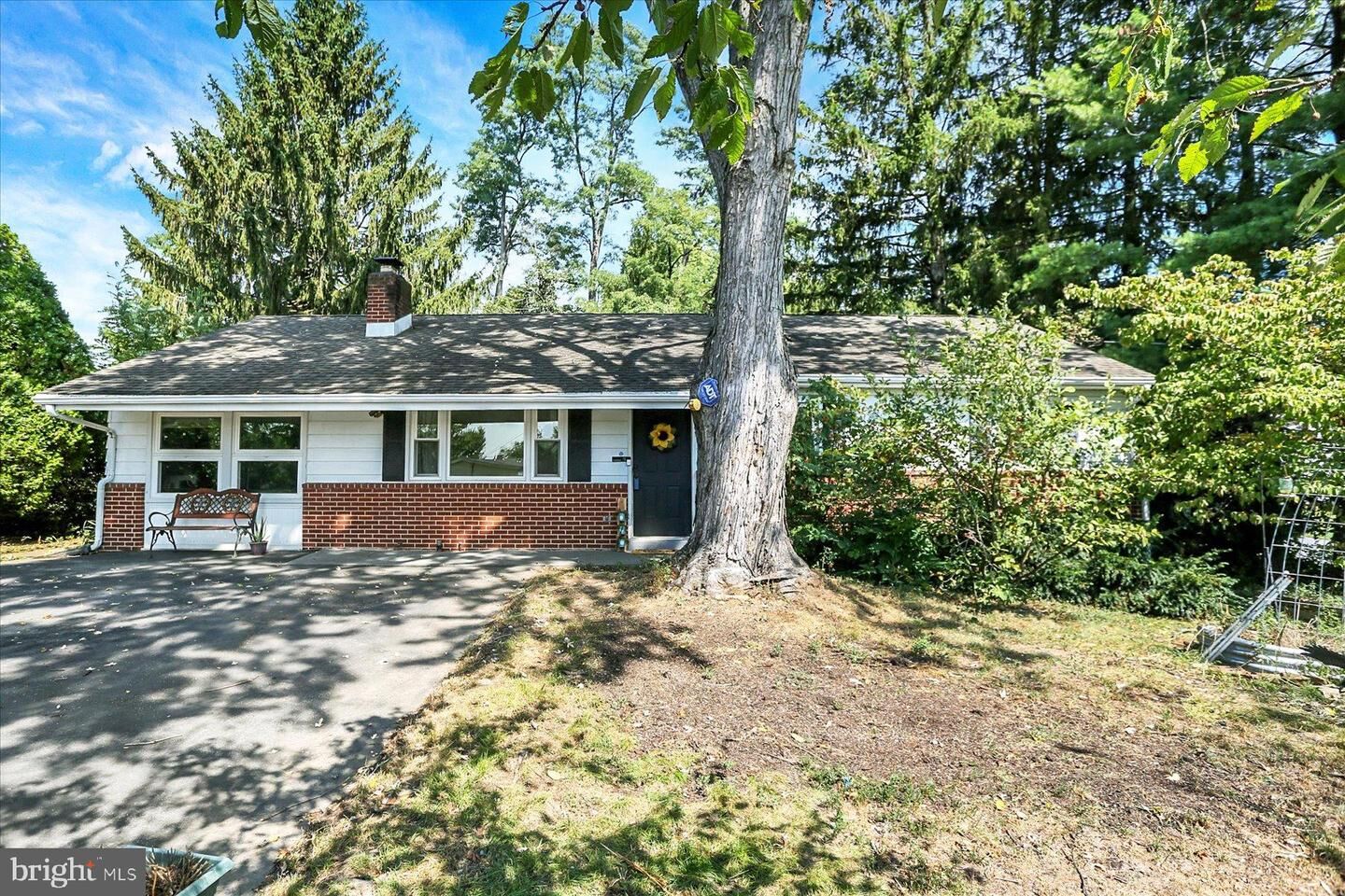 Property Photo:  4926 Earl Drive  PA 17112 