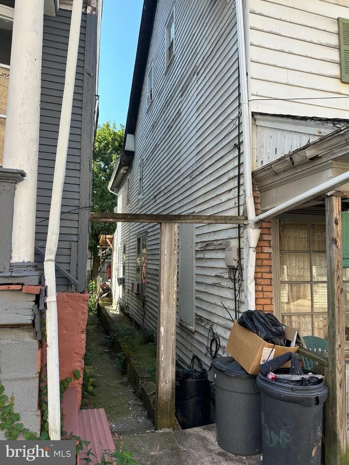 Property Photo:  718 E Race Street  PA 17872 
