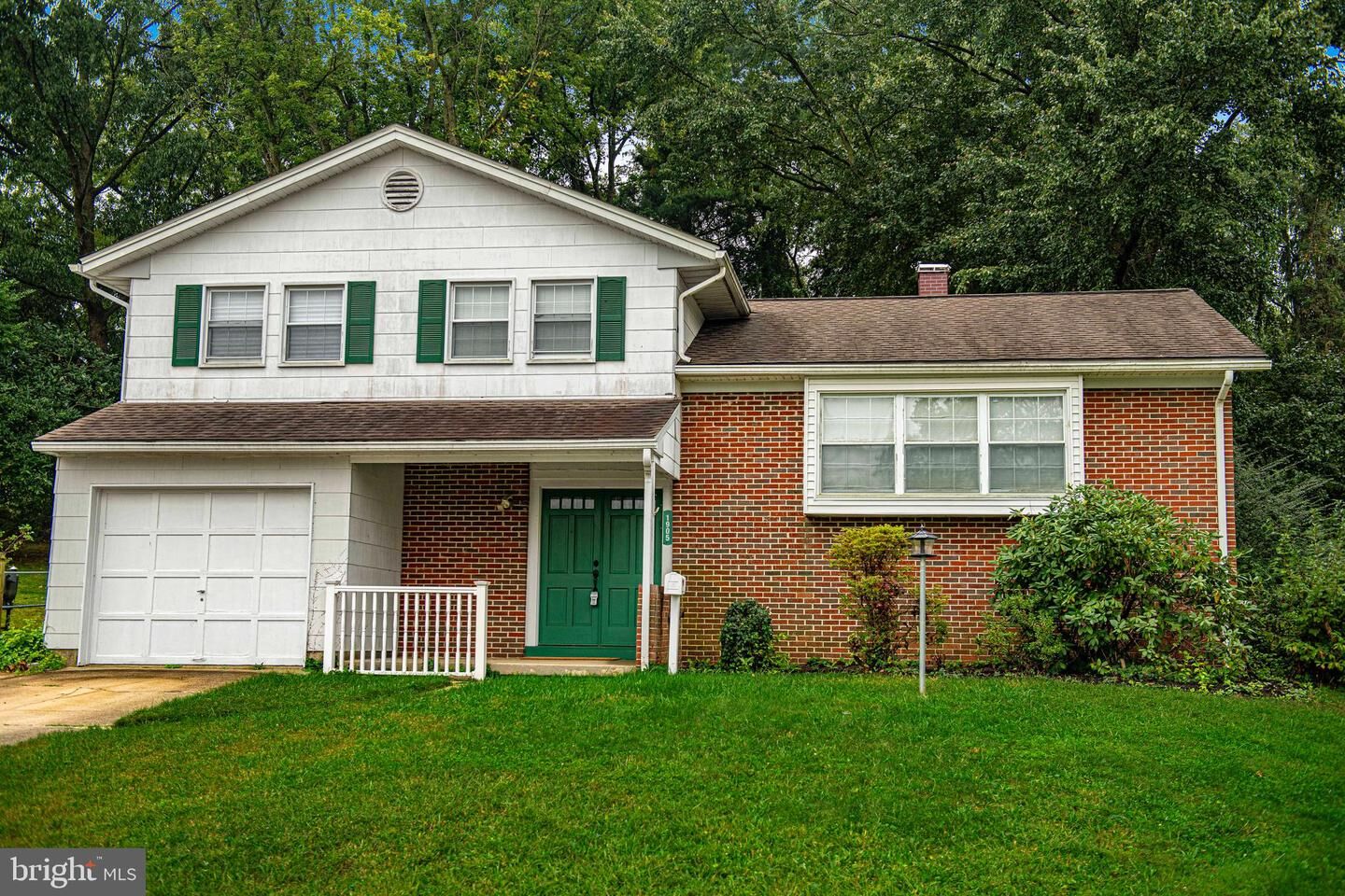 Property Photo:  1905 Harewood Court  MD 21040 