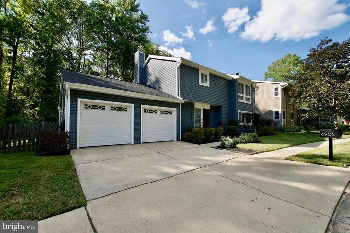 Property Photo: 6906 Deer Run Drive VA 22306