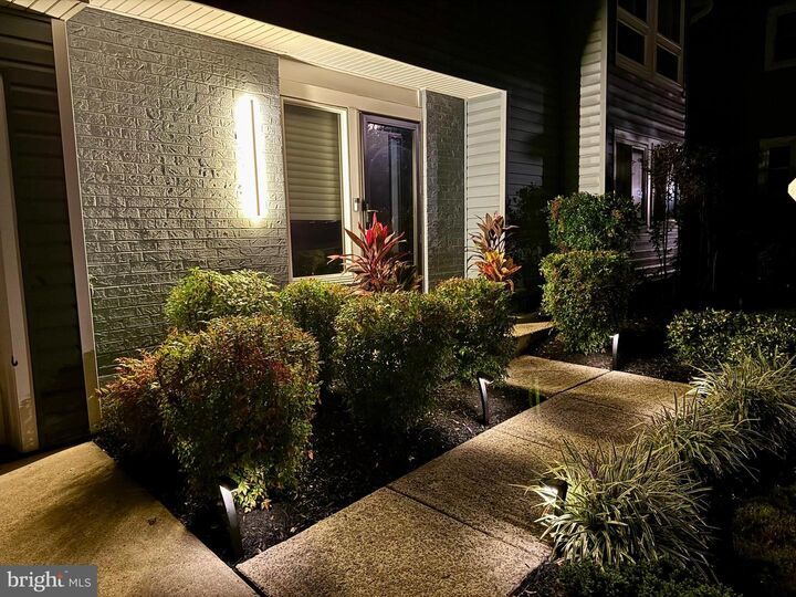Property Photo:  6906 Deer Run Drive  VA 22306 
