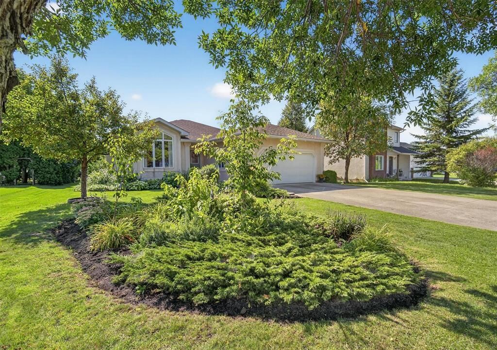 Property Photo:  25 Northview Crescent  MB R5G 2A8 