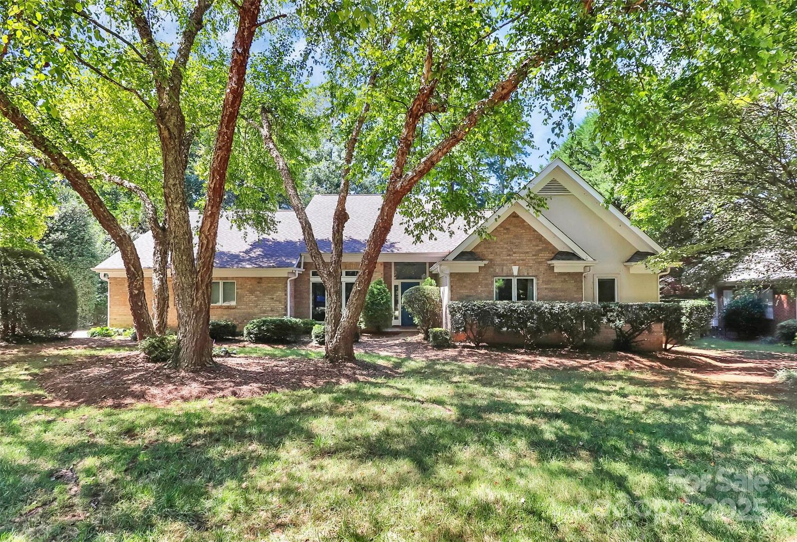 Property Photo: 109 Lynn Cove Lane NC 28117