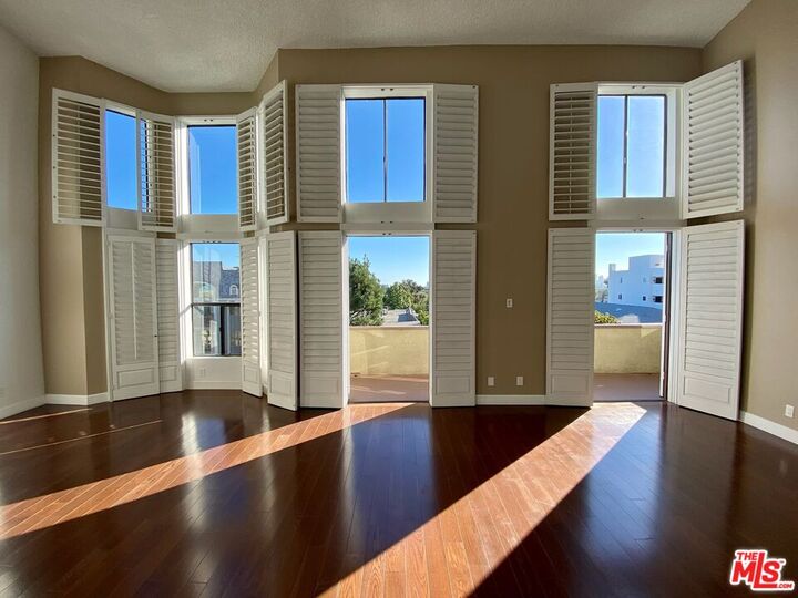 Property Photo:  2332 Fox Hills Dr  CA 90064 