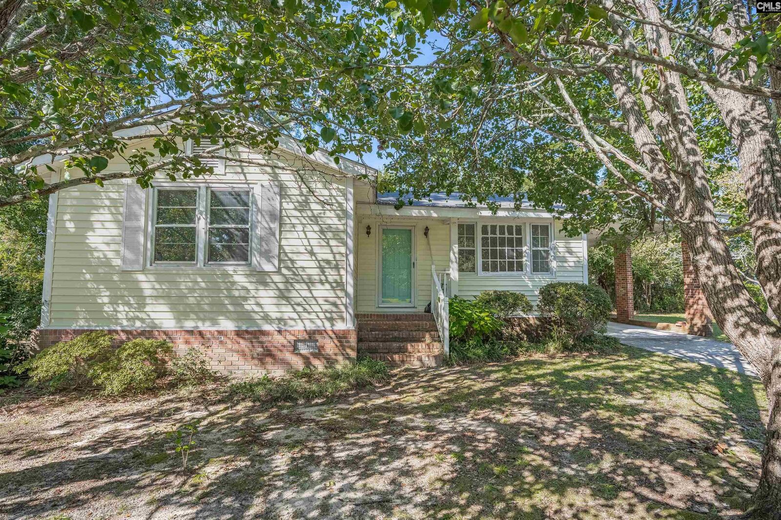 Property Photo: 215 Sandel SC 29169