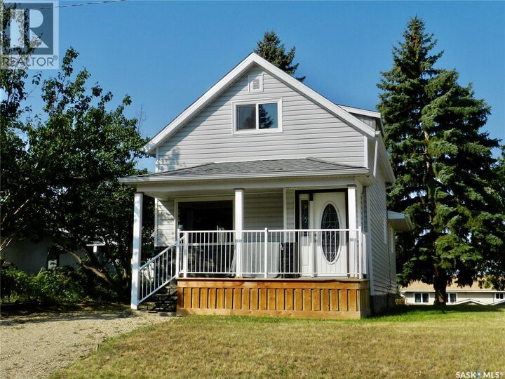 1346 Connaught Avenue  Moose Jaw SK S6H 4B8 photo
