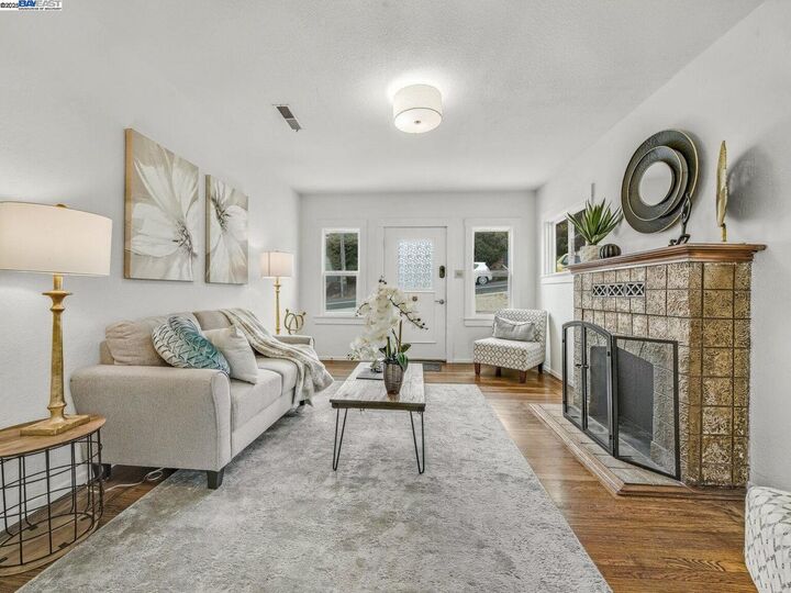 Property Photo:  812 Washington Avenue  CA 94706 