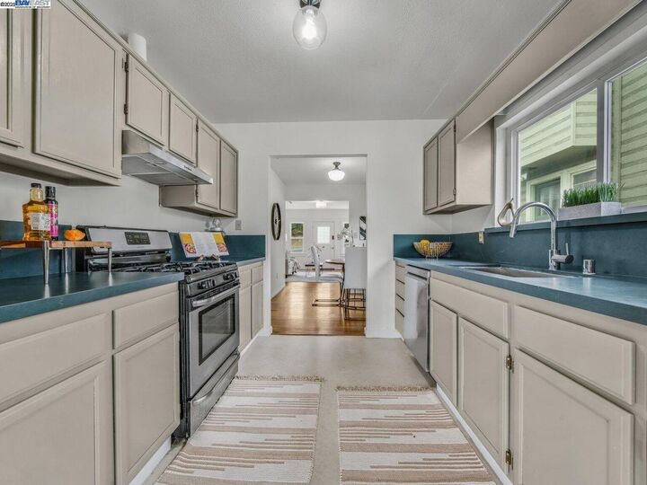 Property Photo:  812 Washington Avenue  CA 94706