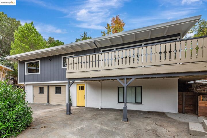 Property Photo:  2 Hillcrest Ct  CA 94960 