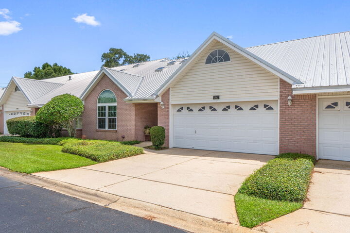 Property Photo:  1942 Woodcrest Ridge 2  FL 32547 