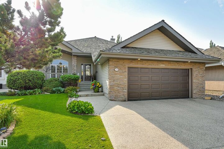 939 Haliburton Road NW  Edmonton AB T6R 2Z6 photo