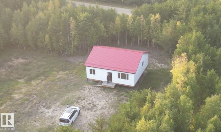 Property Photo:  4011 50 Avenue  AB T5G 1S0 