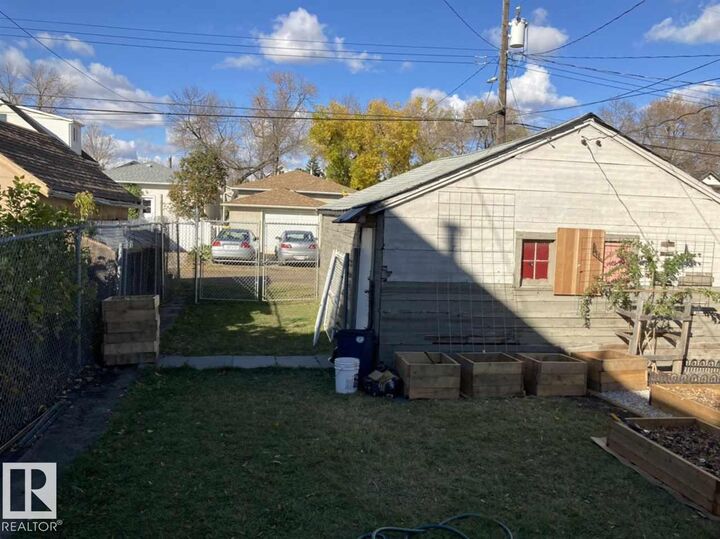 Property Photo:  9332 106A Avenue NW  AB T5H 0S7 