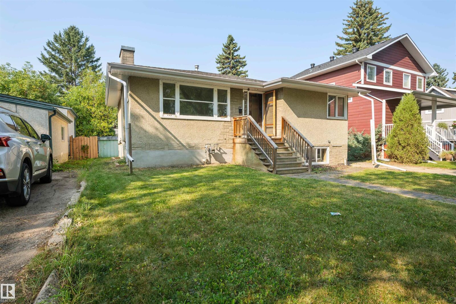 Property Photo:  8830 89 Street NW  AB T6C 3L4 