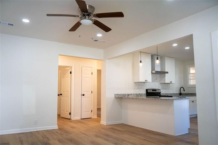 Property Photo:  1404 Byrere Terrace SW  GA 30310 