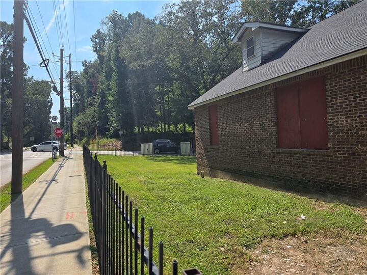 Property Photo:  3725 Collier Drive NW  GA 30331 