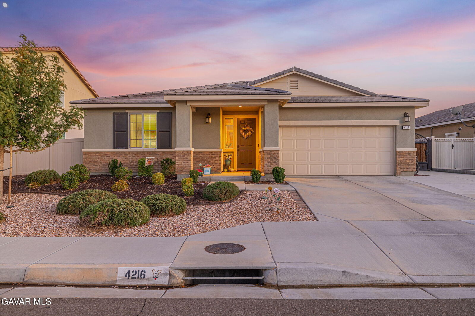 Property Photo:  4216 W Ivyton Street  CA 93536 