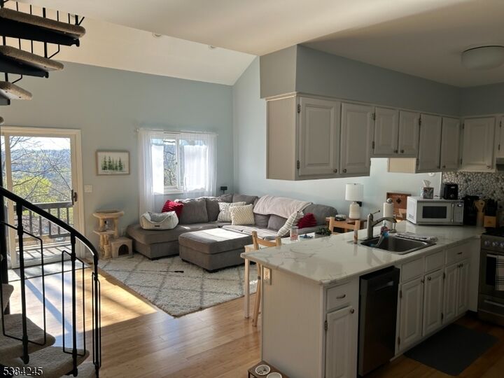Property Photo:  2 Davos Dr Unit 8  NJ 07462
