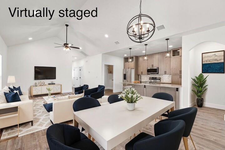 Property Photo:  1012 Creswell Lane  TX 78028 