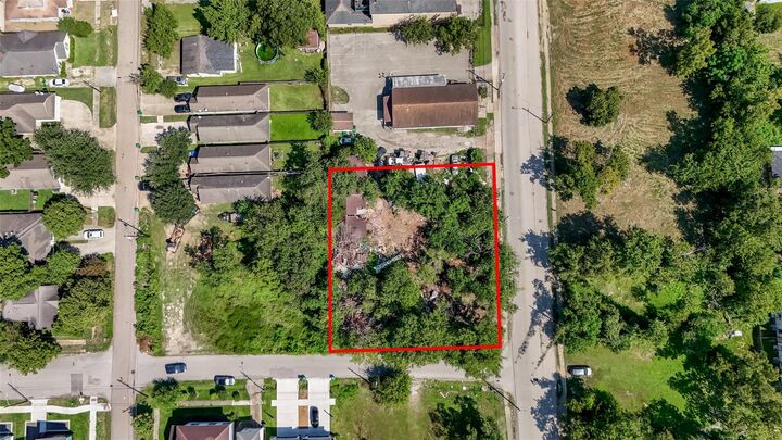 Property Photo:  2111 Jensen Drive  TX 77026 