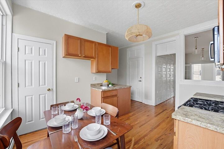 Property Photo:  198 Bowers St 3  NJ 07307 