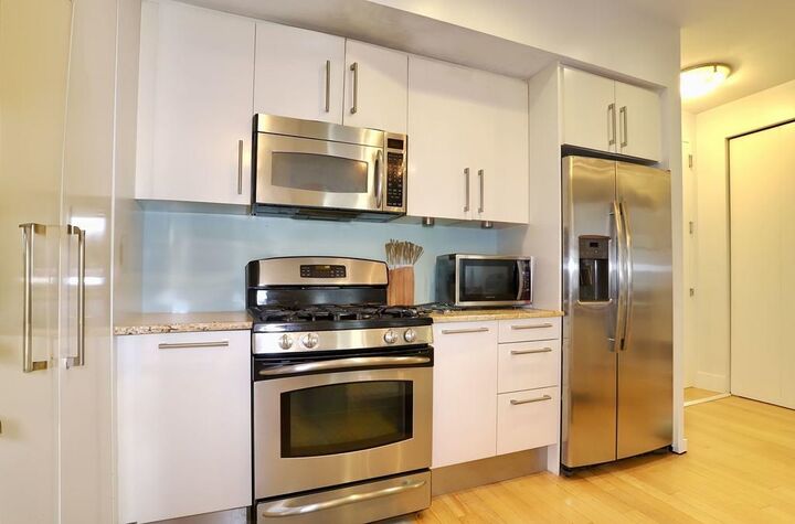 Property Photo: 4 Beacon Way 1110 NJ 07304