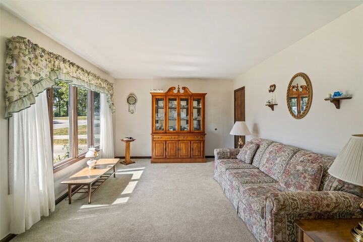 Property Photo: 505 Edgeland Drive IA 50158