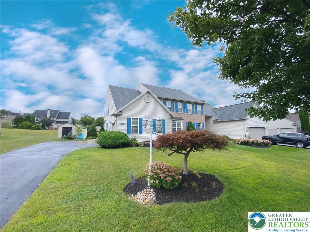 Property Photo:  2150 Rolling Meadow Drive  PA 18062 