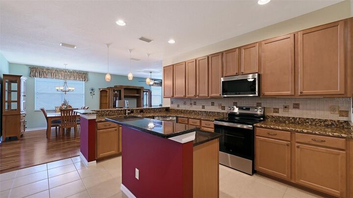 Property Photo: 5238 Athens Way FL 34293