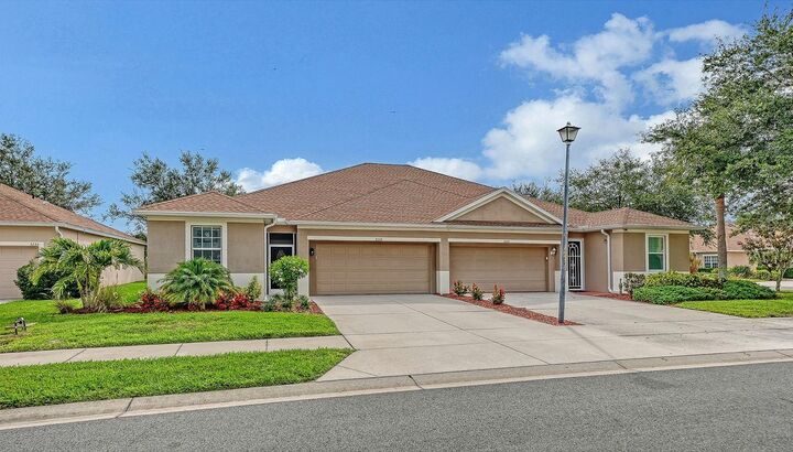 Property Photo: 5238 Athens Way FL 34293