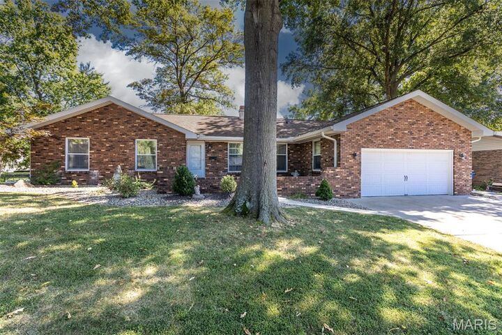 Property Photo: 6 Michael Court IL 62010