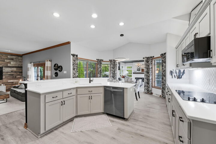 Property Photo: 5130 S Nicolet Dr WI 53151