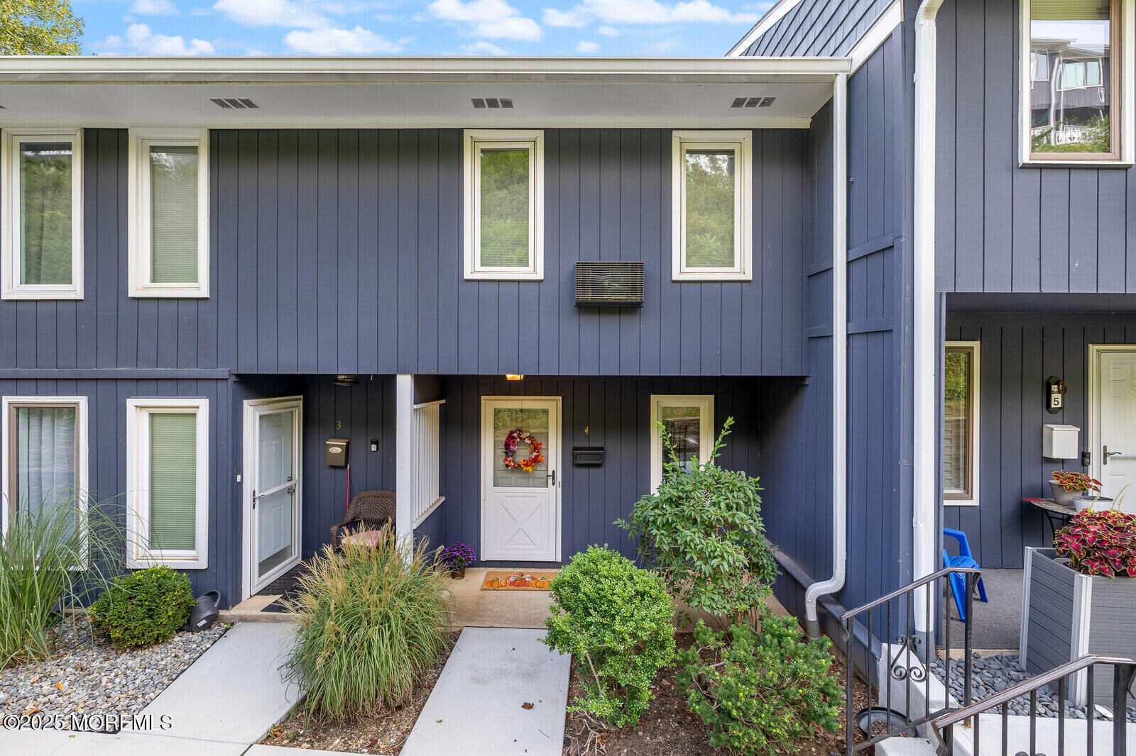 Property Photo:  E4 Hillside Court  NJ 07732 