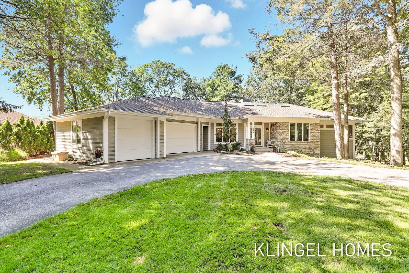 Property Photo:  4235 Braeburn Court  MI 49441 