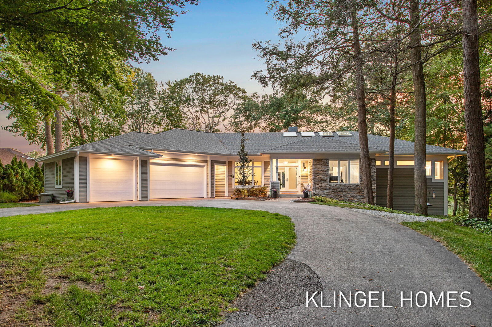 Property Photo: 4235 Braeburn Court MI 49441