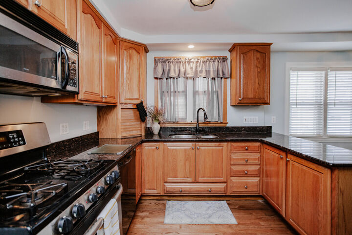 Property Photo:  6544 W Devon Avenue  IL 60631 