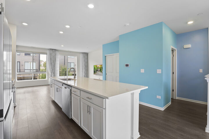 Property Photo: 1298 Catalina Court 1298 IL 60173