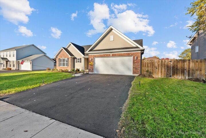 Property Photo: 583 Bayfield Drive IL 60115