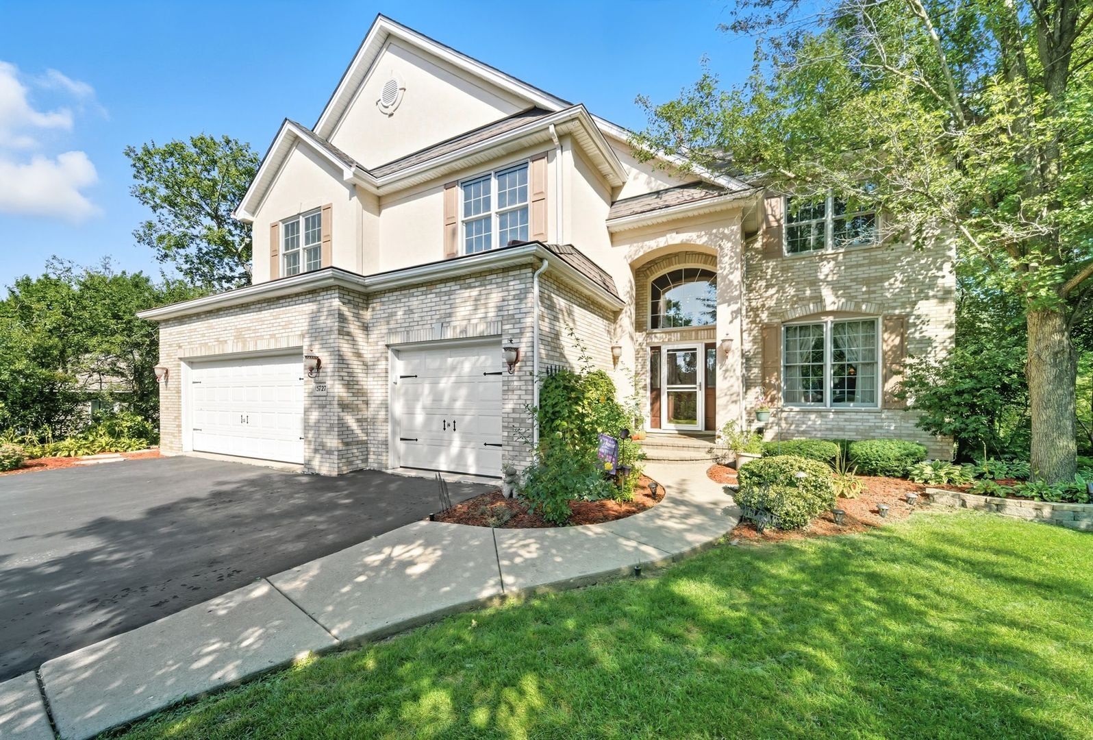 Property Photo: 5727 Howard Avenue IL 60525