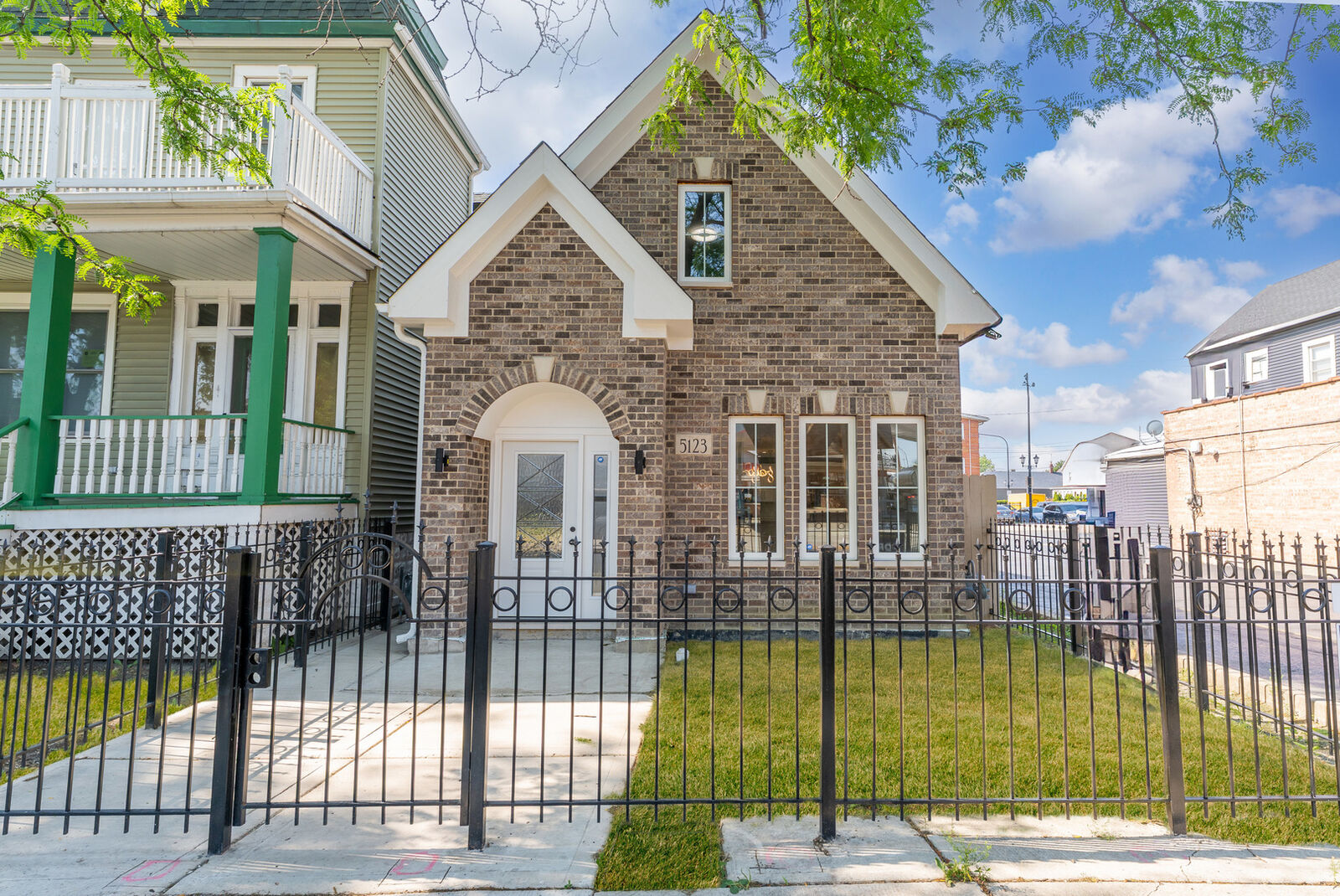 Property Photo: 5123 W 31st Street IL 60804