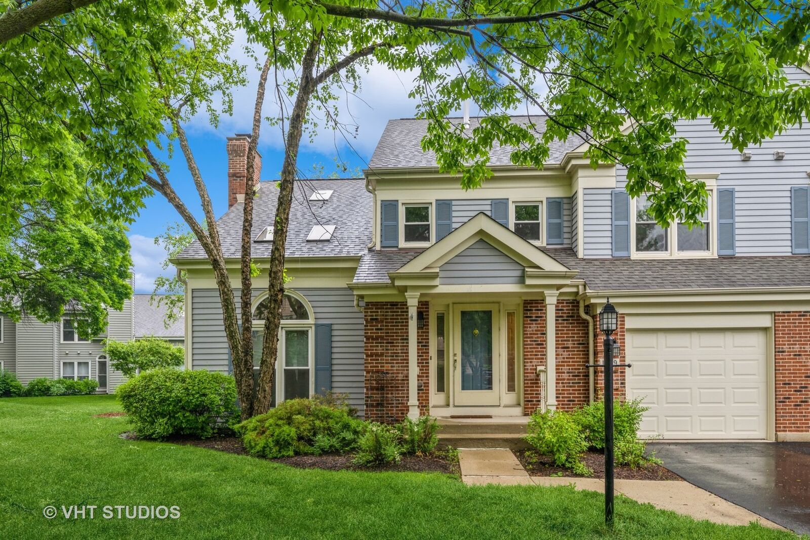 Property Photo:  1949 N Charter Point Drive 1949  IL 60004 