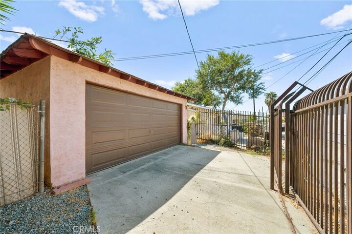 Property Photo: 935 Esperanza Street CA 90023