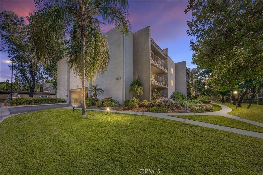 Property Photo:  242 E Fern Ave 208  CA 92373 
