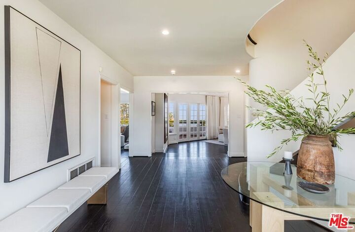 Property Photo:  1600 Summitridge Drive  CA 90210 