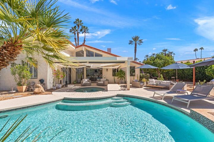 Property Photo: 4 Lincoln Place CA 92270