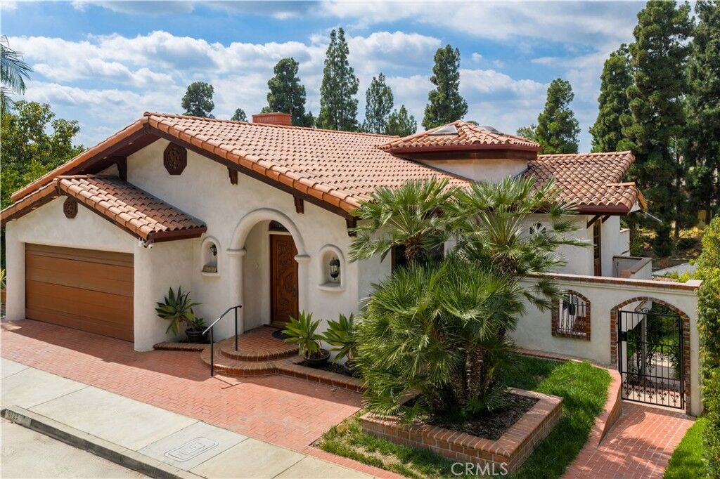 Property Photo: 6723 Hillside Lane CA 90602