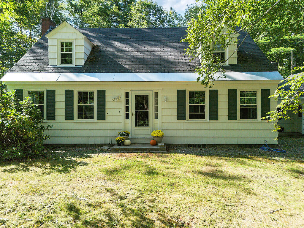 Property Photo:  28 First Rangeway  ME 04901