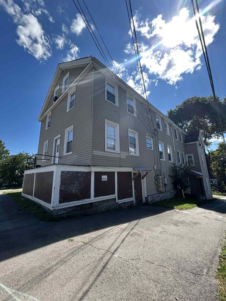 Property Photo:  64 Cedar Street  ME 04401 
