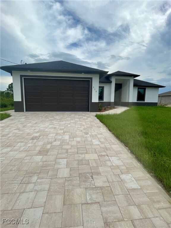 Property Photo: 3024 SW 36 FL 33976